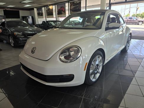 Used 2013 Volkswagen Beetle 2.5 FWD image 1