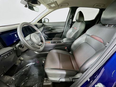 Used 2025 Nissan Kicks SR w/ Interior Electronics Package image 15