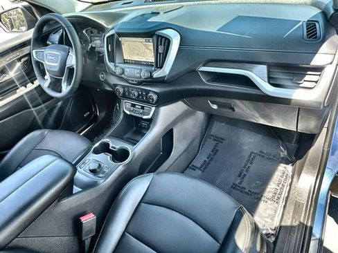 Used 2024 GMC Terrain SLT w/ Infotainment Package II image 30