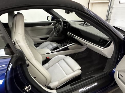 Used 2024 Porsche 911 Cabriolet image 18