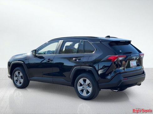 Certified 2025 Toyota RAV4 XLE AWD/4WD image 4