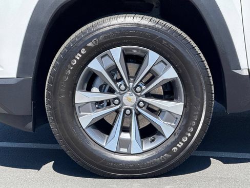 Used 2026 Chevrolet Equinox LT w/ Safety and Technology Package FWD image 15