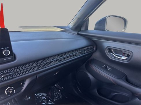 Used 2025 Honda HR-V Sport image 18