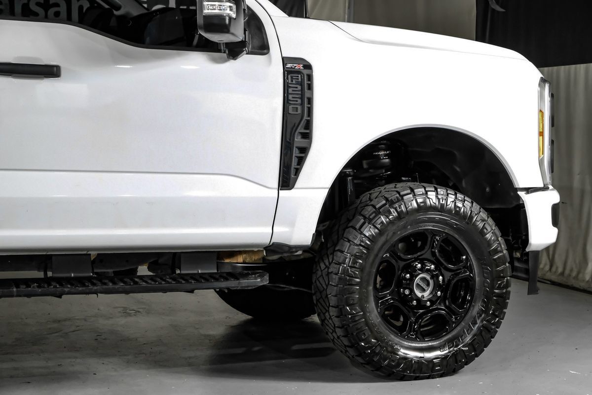 Used 2023 Ford F250 XL w/ STX Appearance Package AWD/4WD image 7