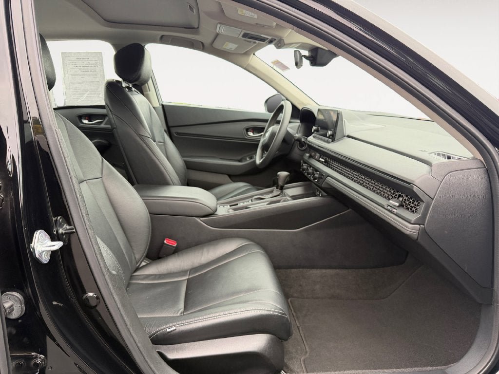 Used 2023 Honda Accord EX image 24