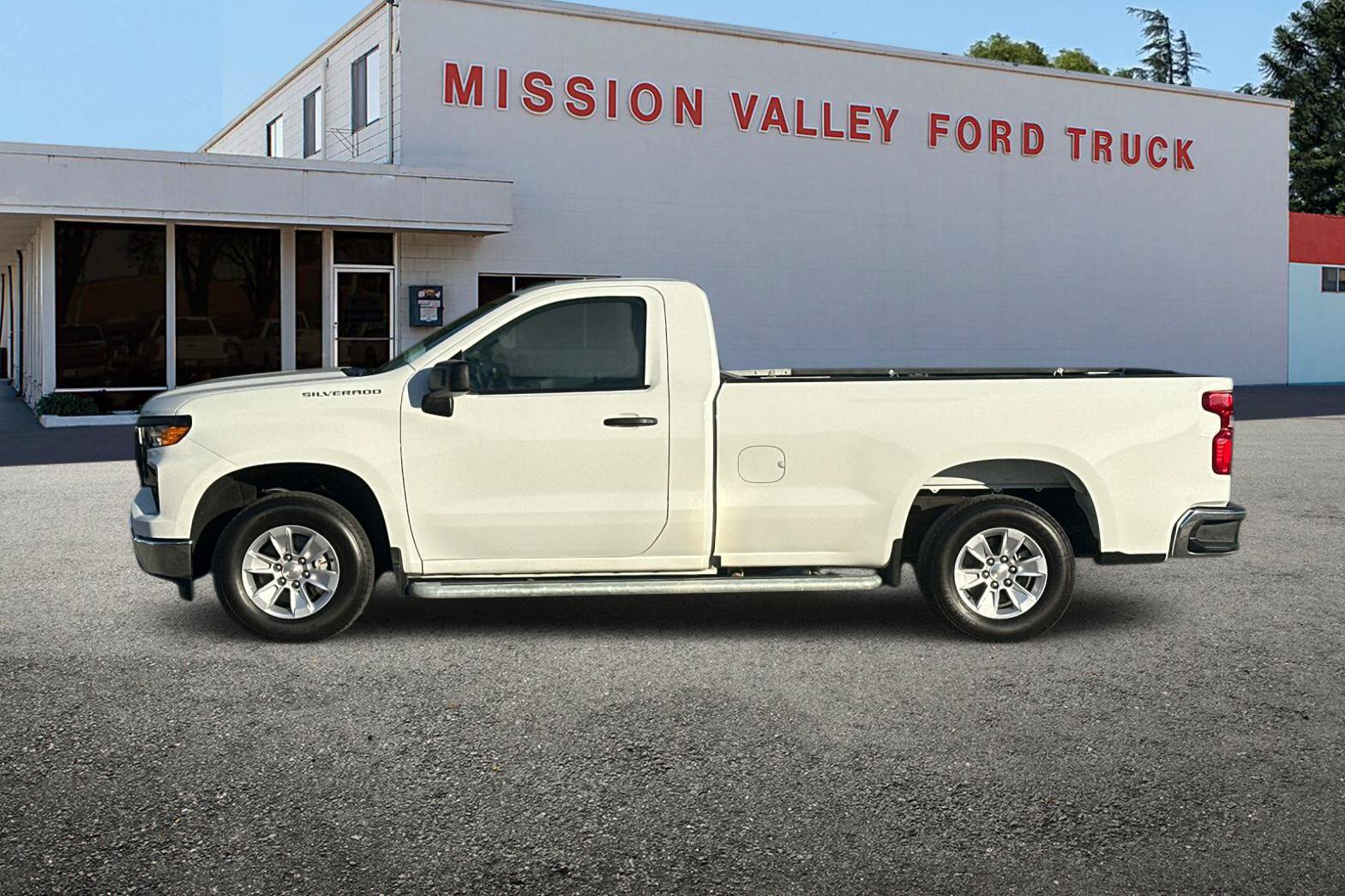 Used 2025 Chevrolet Silverado 1500 W/T RWD image 7