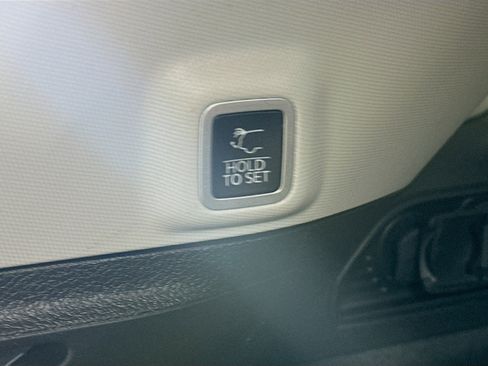 Used 2023 Jeep Grand Cherokee Limited image 29