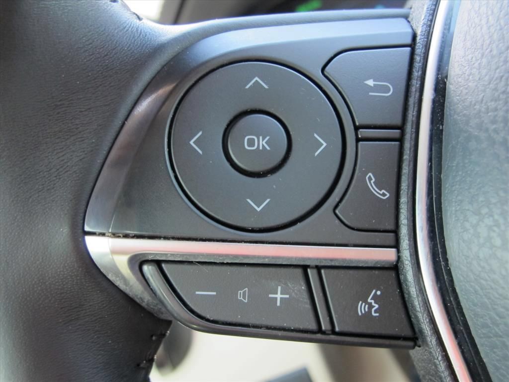 Used 2020 Toyota Camry XLE FWD image 15