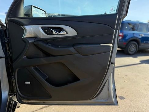 Used 2021 Chevrolet Traverse RS image 18