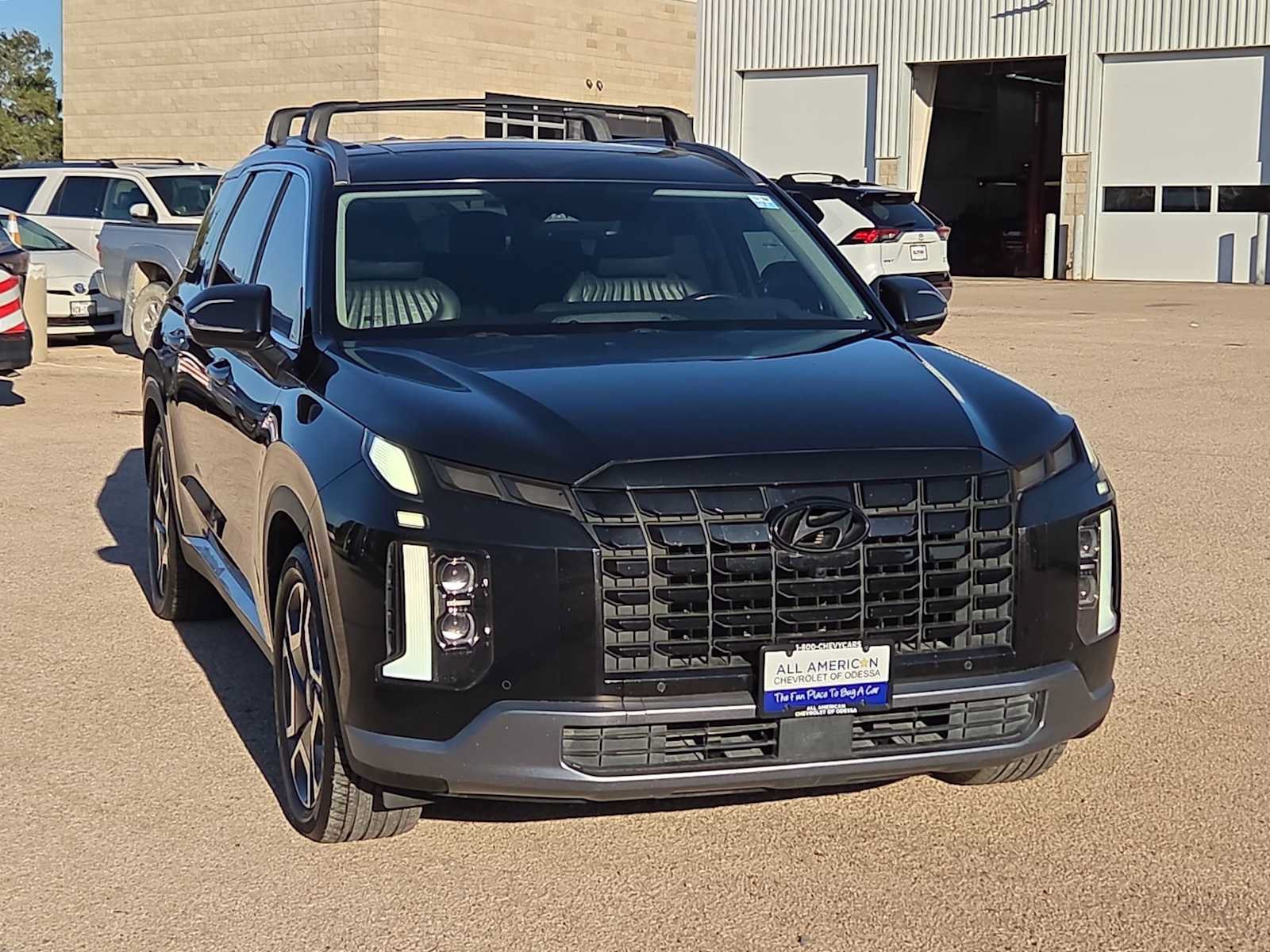 Used 2023 Hyundai Palisade Limited FWD image 3
