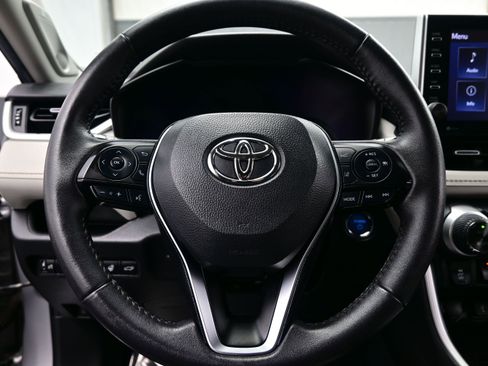 Used 2022 Toyota RAV4 XLE Premium AWD/4WD image 24