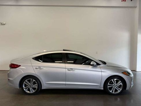 Used 2018 Hyundai Elantra Limited w/ Limited Ultimate Package 02 FWD image 2