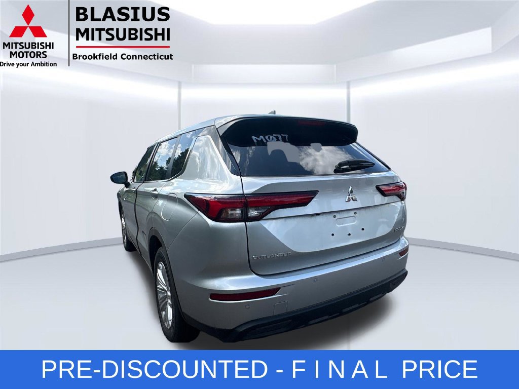 Used 2025 Mitsubishi Outlander ES AWD/4WD image 11