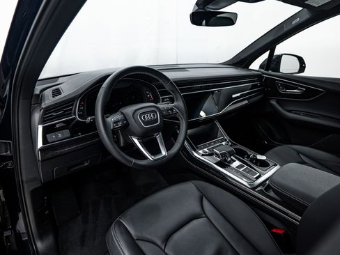 Used 2025 Audi Q7 2.0T Premium w/ Convenience Plus Package image 9
