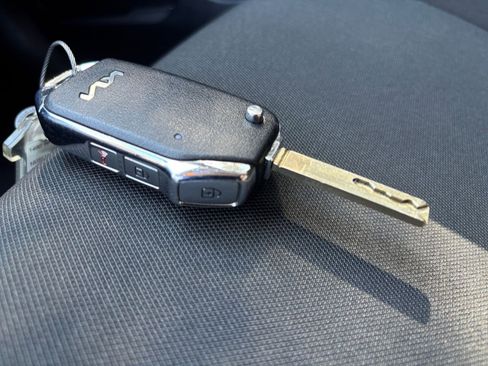 Used 2025 Kia Sportage LX image 18