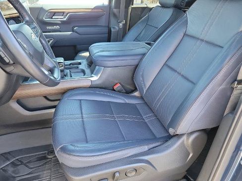 Used 2023 Chevrolet Silverado 1500 High Country w/ Technology Package AWD/4WD image 13