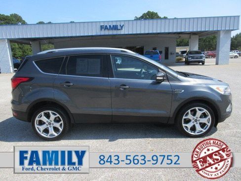Used 2019 Ford Escape Titanium FWD image 1