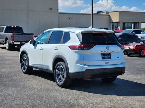 Used 2024 Nissan Rogue SV FWD image 6