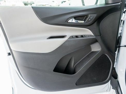 Used 2023 Chevrolet Equinox LS image 18