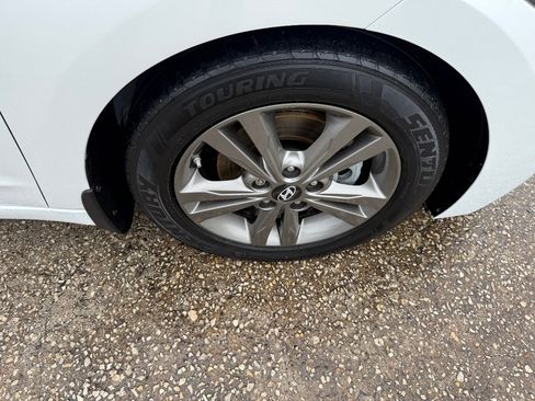 Used 2018 Hyundai Elantra SEL FWD image 12
