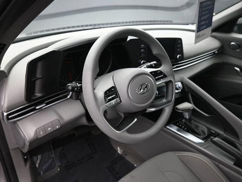 Certified 2023 Hyundai Elantra SEL image 9