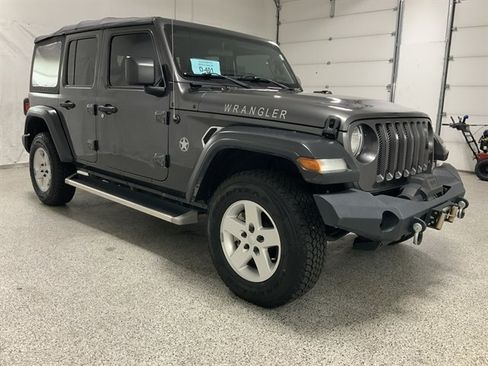 Used 2018 Jeep Wrangler Unlimited Sport AWD/4WD image 7