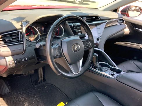 Used 2019 Toyota Camry XSE FWD image 18