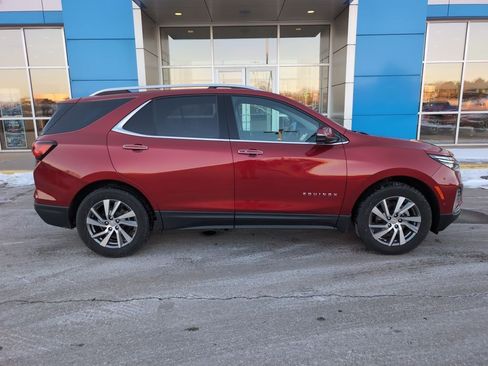 Used 2023 Chevrolet Equinox Premier image 1