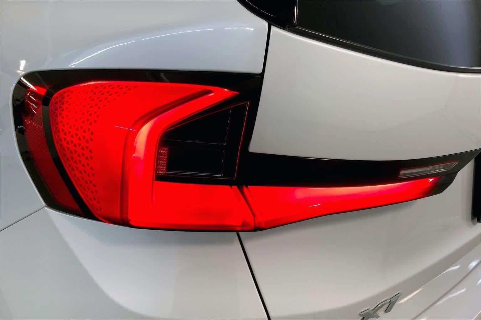 Used 2023 BMW X1 xDrive28i AWD/4WD image 28