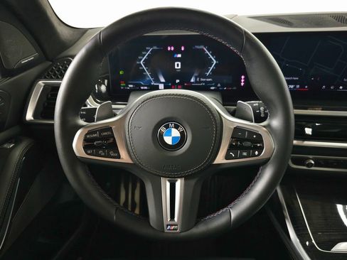 Used 2025 BMW X7 M60i AWD/4WD image 22