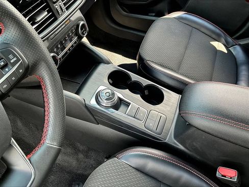 Certified 2024 Ford Escape ST-Line AWD/4WD image 18