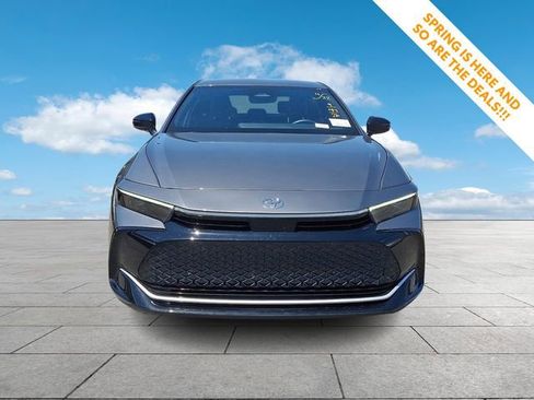 Used 2026 Toyota Crown XLE AWD/4WD image 3