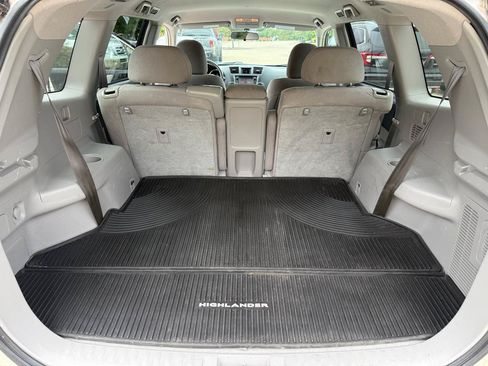Used 2013 Toyota Highlander FWD w/ Cold Weather Pkg image 14