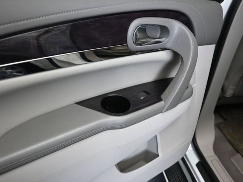 Used 2017 Buick Enclave Premium image 15