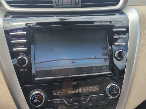 Used 2018 Nissan Murano SV FWD image 11