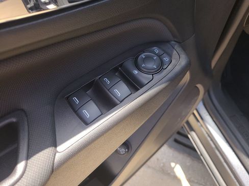 Used 2022 Chevrolet Equinox RS FWD image 19