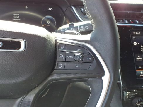 Used 2023 Jeep Grand Cherokee L Laredo AWD/4WD image 14