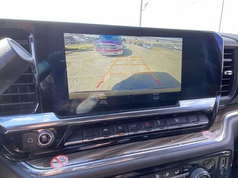 Used 2025 Chevrolet Silverado 1500 LT image 18