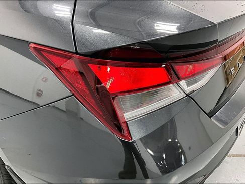 Used 2022 Hyundai Elantra SEL w/ Convenience Package FWD image 37