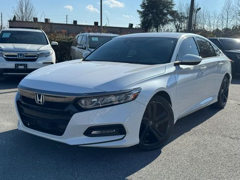 Used 2019 Honda Accord Sport image 3