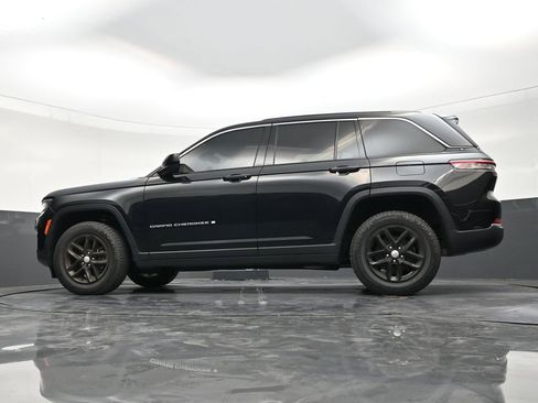 Used 2024 Jeep Grand Cherokee Laredo X w/ Luxury Tech Group I AWD/4WD image 21