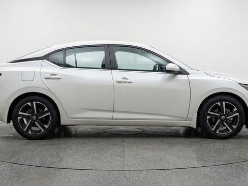 Used 2025 Nissan Sentra SV FWD image 8