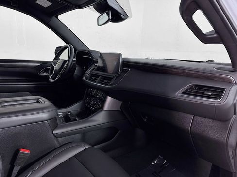 Used 2024 Chevrolet Suburban LT image 32