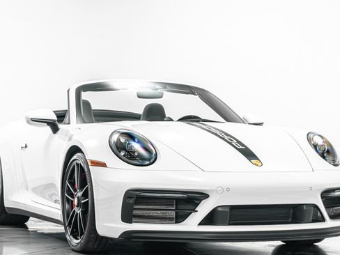 Used 2023 Porsche 911 Carrera GTS RWD image 3