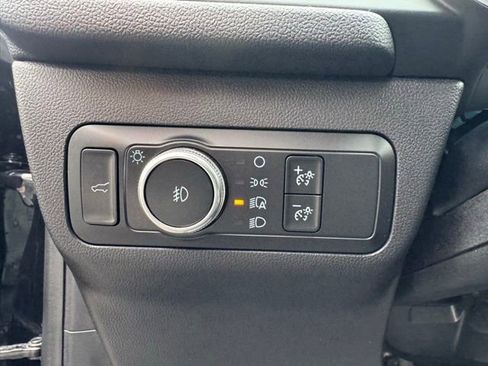 Used 2020 Ford Escape Titanium image 28