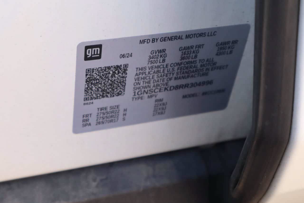 Used 2024 Chevrolet Suburban RST RWD image 29