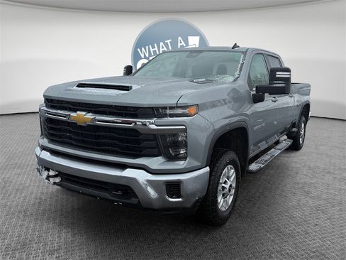 Used 2024 Chevrolet Silverado 2500 LT image 8