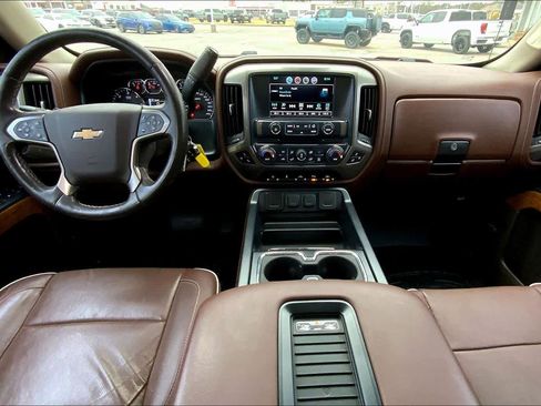 Used 2018 Chevrolet Silverado 1500 High Country image 16