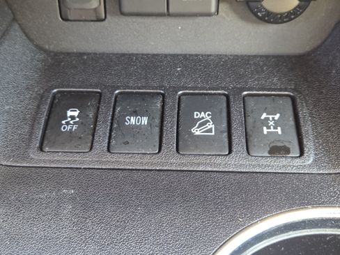 Used 2019 Toyota Highlander XLE AWD/4WD image 31