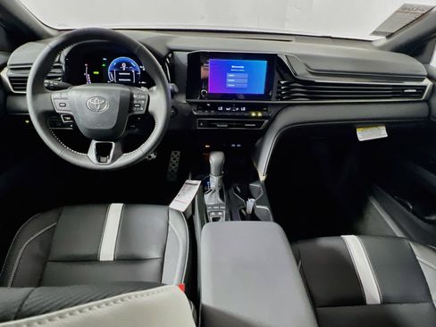 Used 2026 Toyota Camry SE FWD image 29